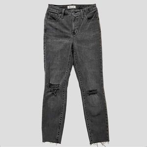 Madewell Petite Curvy High-Rise Skinny Jeans in Black Sea